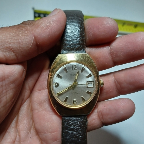 Westclox Men's Swiss Watch 17 jewels Gold Tone Case Mechanical leather band watc